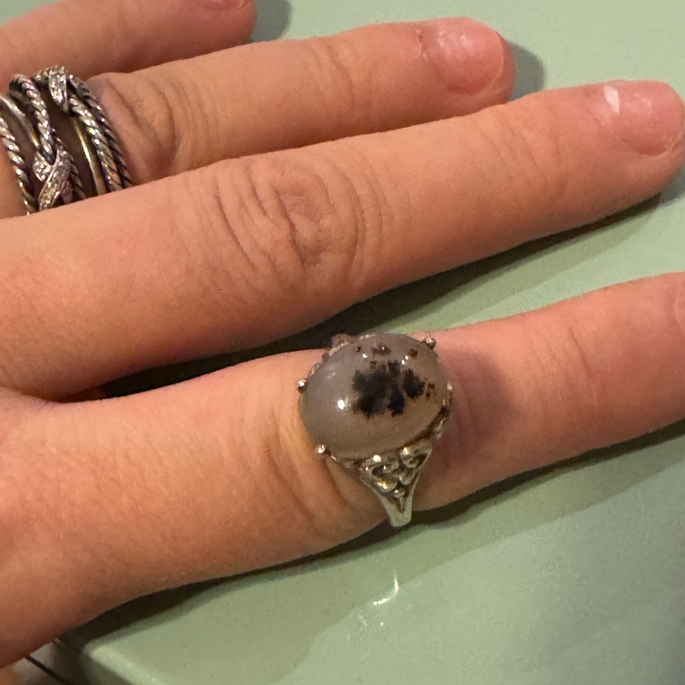 925 Sterling silver vintage size 7.75 ring 4.9 g